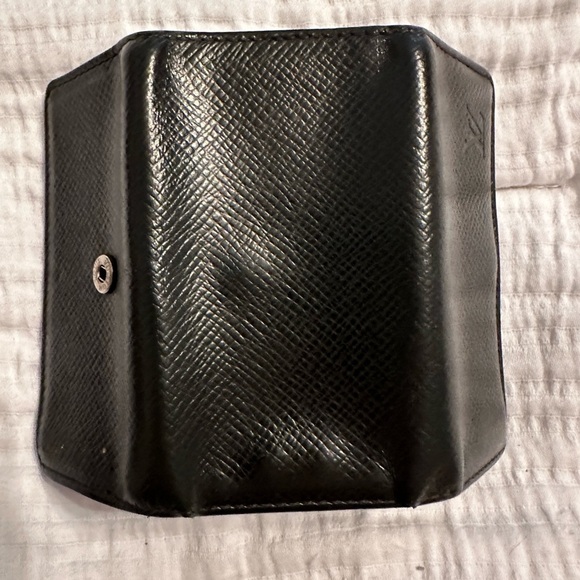 LV Black Leather 4 Keyholder - Picture 3 of 12